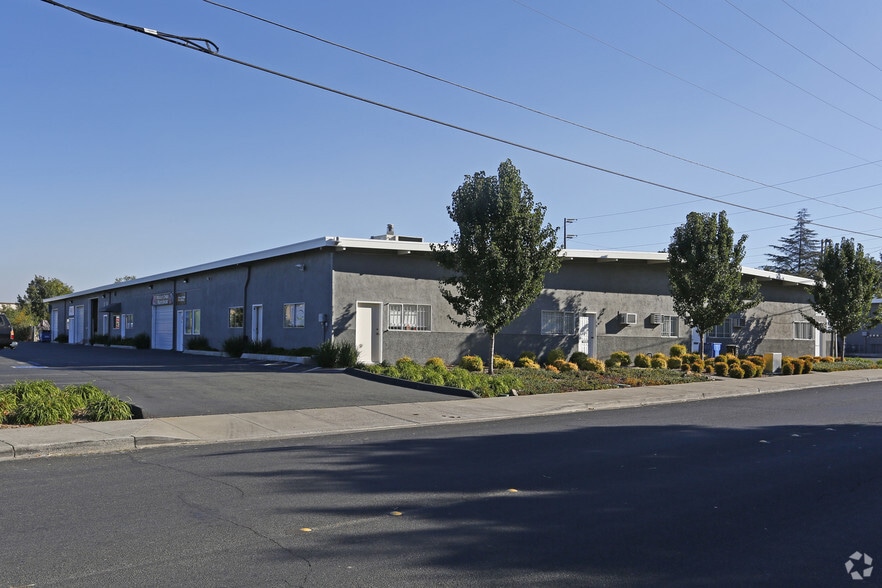 More Photos Of 181-187 Mayhew Way, Pleasant Hill Warehouse For Lease