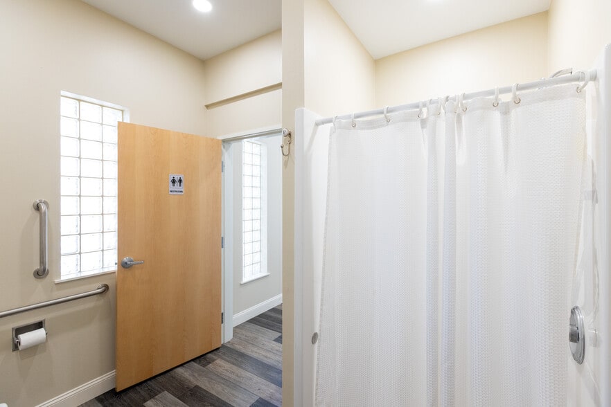 More Photos Of 412 Washington St, The Dalles Freestanding For Sale