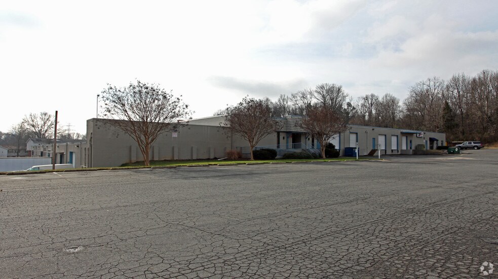 Primary Photo Of 724 Montana Dr, Charlotte Warehouse For Lease