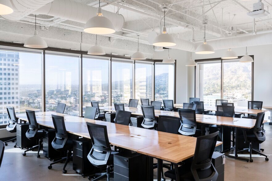 More Photos Of 611 N Brand Blvd, Glendale Office For Lease