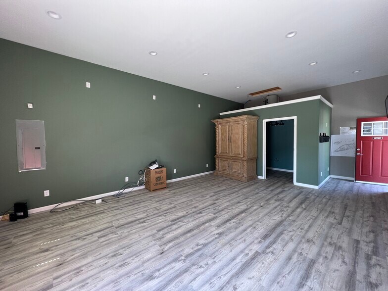 More Photos Of 3586 US HWY 42, Warsaw Office For Sale