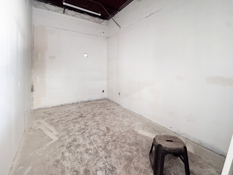 More Photos Of 1516 W Mound St, Columbus Warehouse For Lease