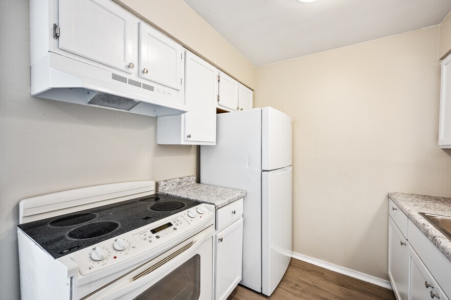 More Photos Of 1902 Sheridan Rd, Pekin Apartments For Sale