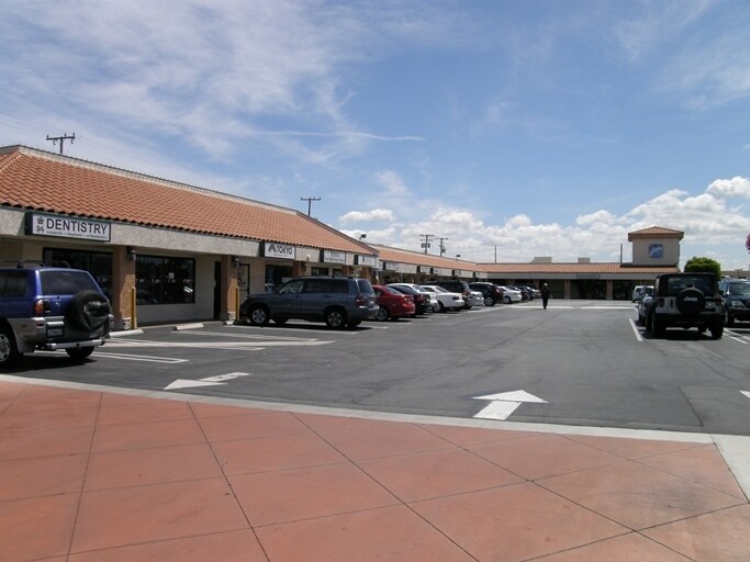More Photos Of 2121-2149 W 182nd St, Torrance General Retail For Lease
