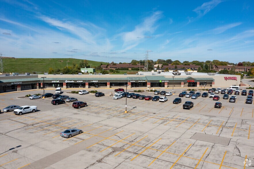 More Photos Of 2308-2406 S Green Bay Rd, Racine General Retail For Lease