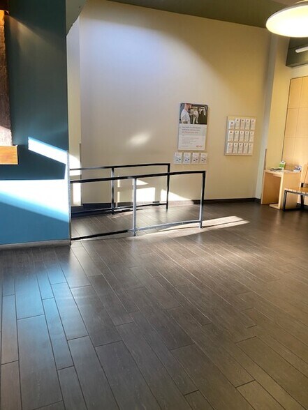 More Photos Of 35 NW 20th Pl, Portland Veterinarian Kennel For Sale