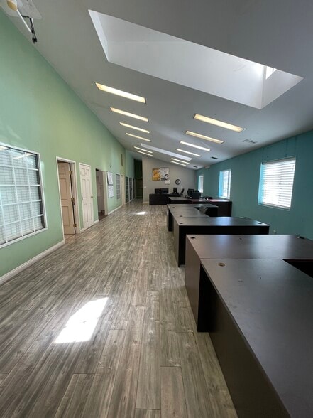 More Photos Of 8823 Fenwick St, Sunland Office For Lease
