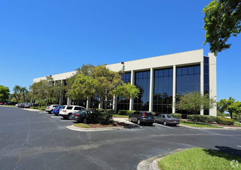 More Photos Of 877 Executive Center Dr W, Saint Petersburg Office For Lease