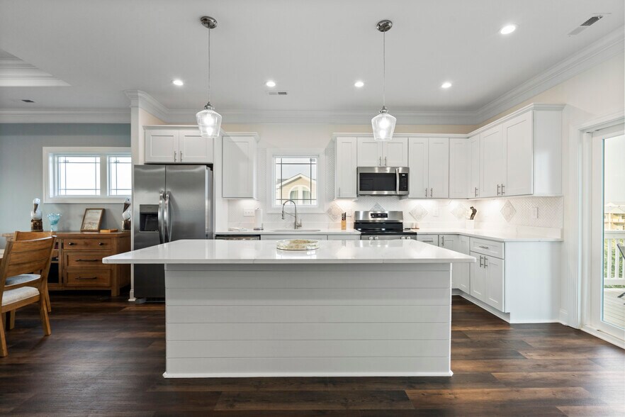 More Photos Of 2075-2085 New River Inlet Rd, North Topsail Beach Specialty For Sale