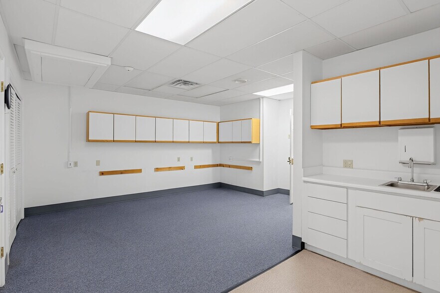 More Photos Of 789 Main St, Great Barrington Medical For Sale