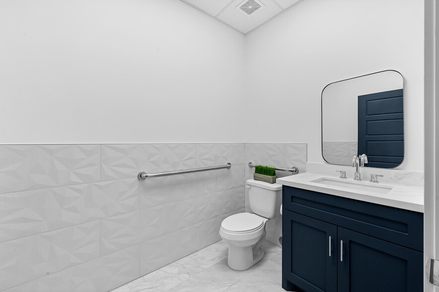 More Photos Of 10751 Almeda Genoa Rd, Houston Office For Sale