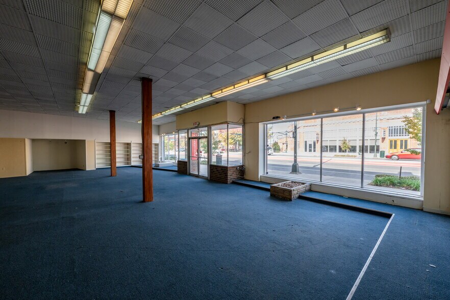 More Photos Of 1839 W Broad St, Richmond Storefront For Sale