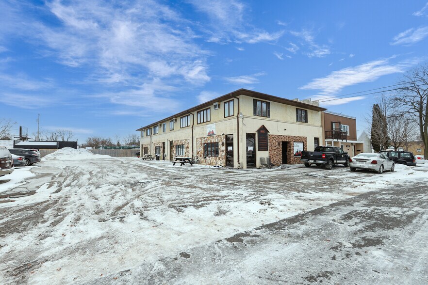 More Photos Of 1415-1425 W Kamps Ave, Appleton Office Residential For Lease