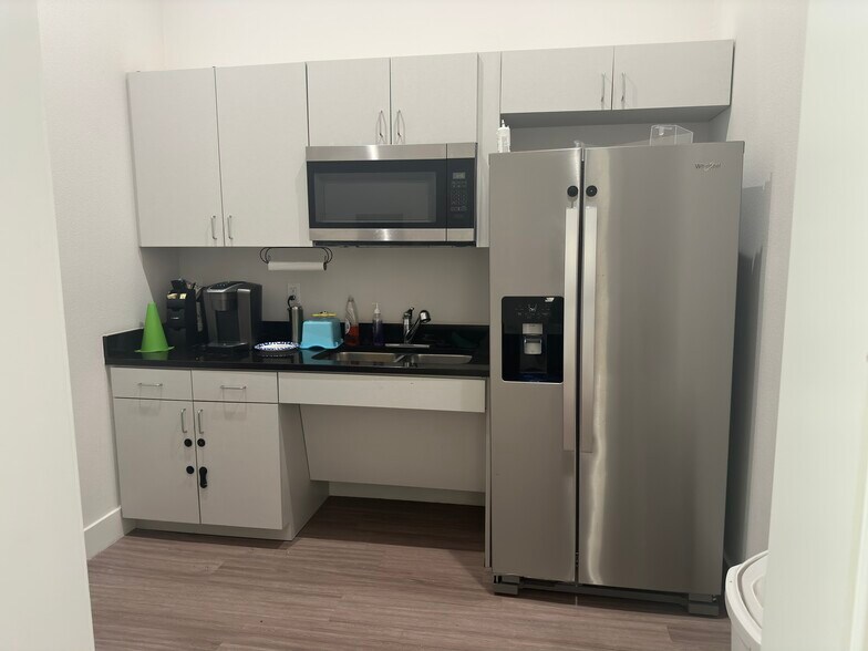 More Photos Of 1400 N Coit Rd, McKinney Medical For Sale