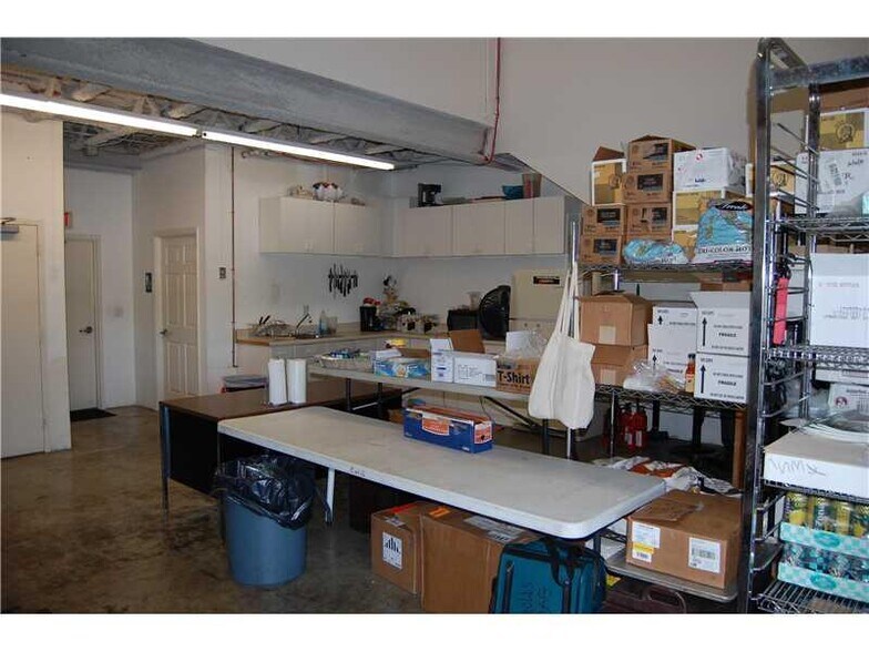 More Photos Of 1011-1039 NW 31st Ave, Pompano Beach Manufacturing For Lease
