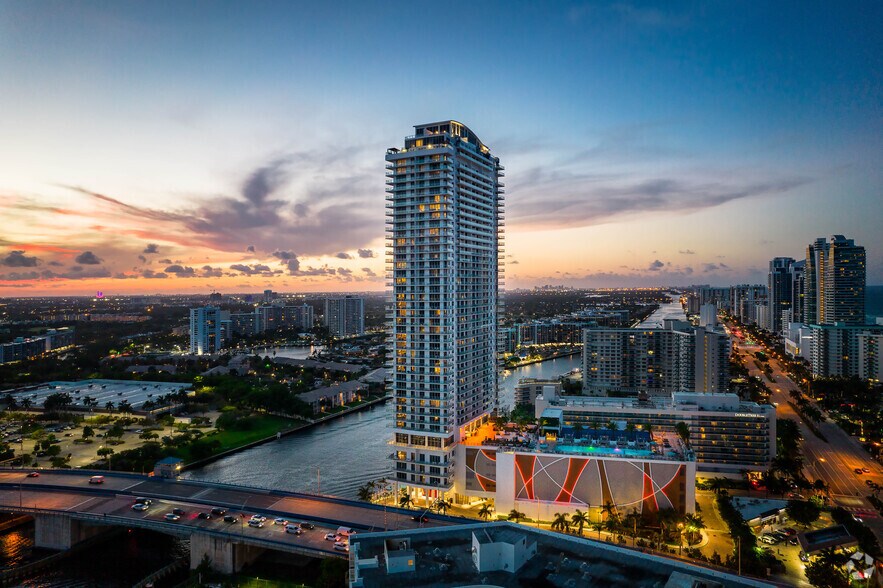 More Photos Of 4010-4012 S Ocean Dr, Hollywood Apartments For Sale