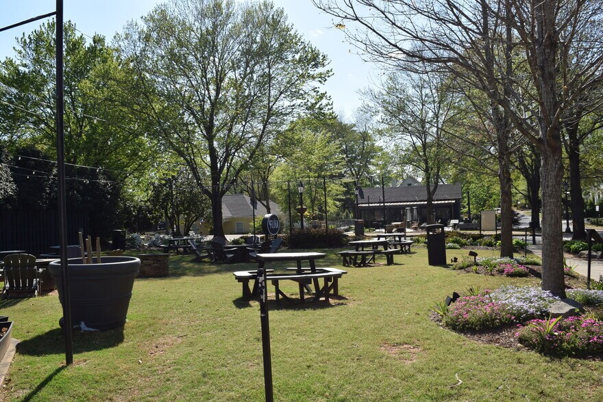 More Photos Of 1105 Canton St, Roswell Restaurant For Sale