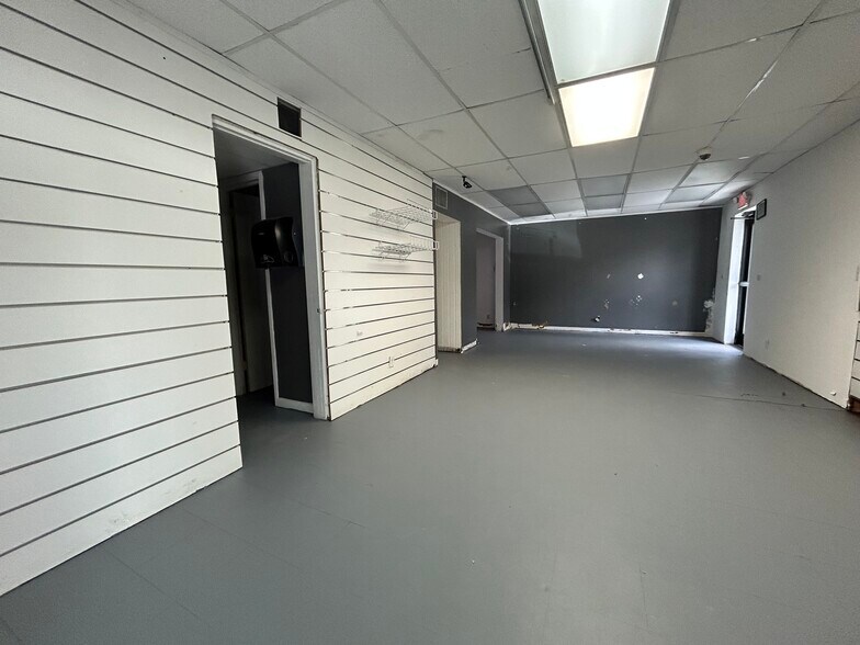 More Photos Of 1100 S Dixie Hwy, Hollywood Freestanding For Lease