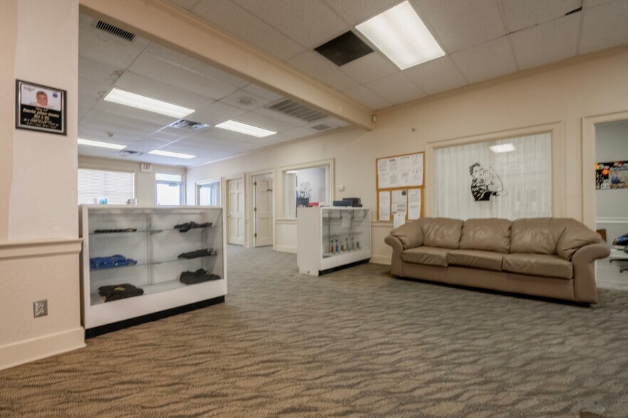 More Photos Of 2020 Mack Smith Rd, Rossville Bank For Sale