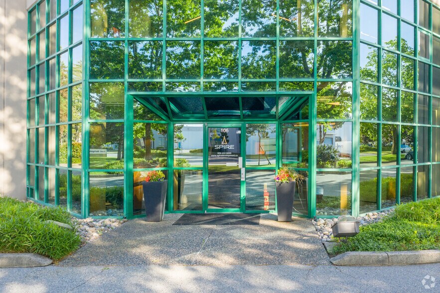 More Photos Of 7088 Venture St, Delta Light Distribution For Lease