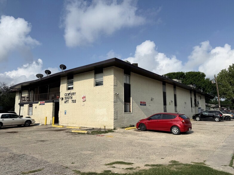 More Photos Of 703 Logwood Ave, San Antonio Apartments For Sale