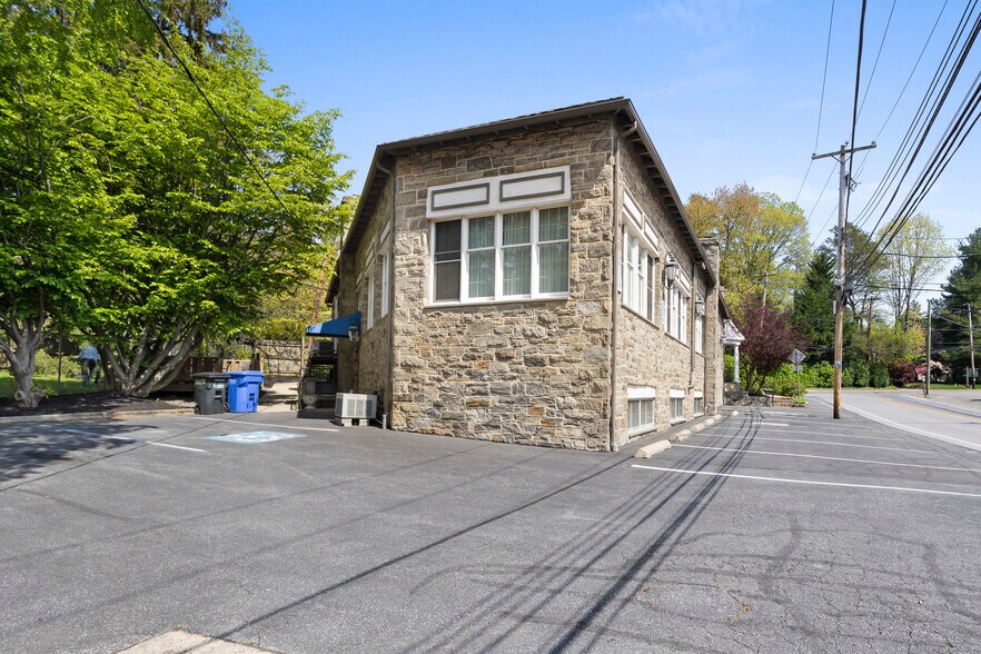 More Photos Of 101 N Providence Rd, Wallingford Office For Sale