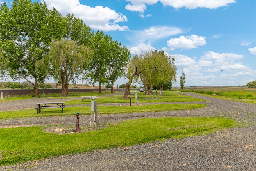 More Photos Of 14 Portland St NW, Wilbur Trailer Camper Park For Sale