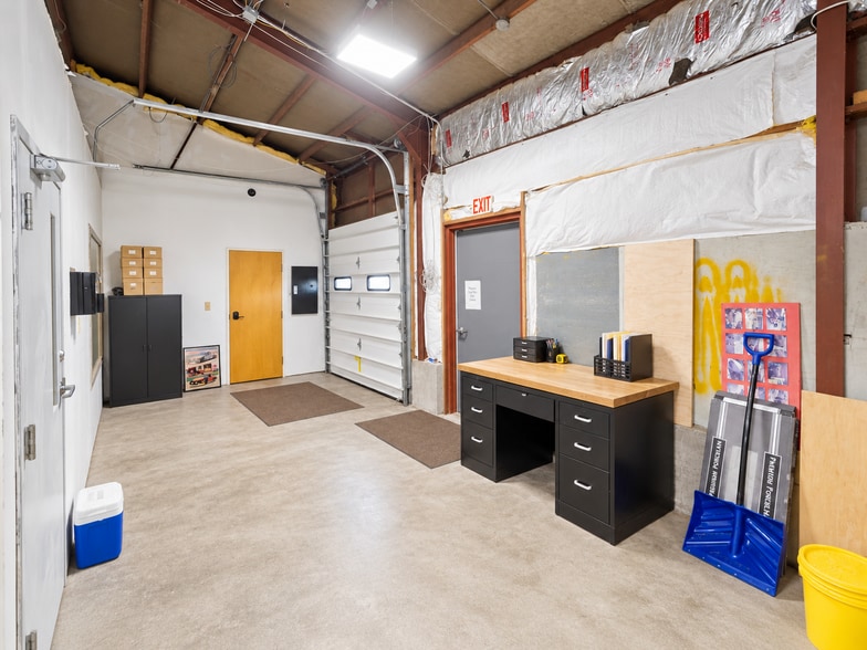 More Photos Of 21 Mainline Dr, Westfield Warehouse For Sale