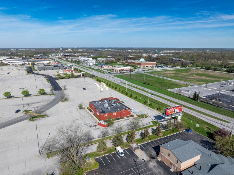 More Photos Of 6045 E 86th St, Indianapolis Restaurant For Sale