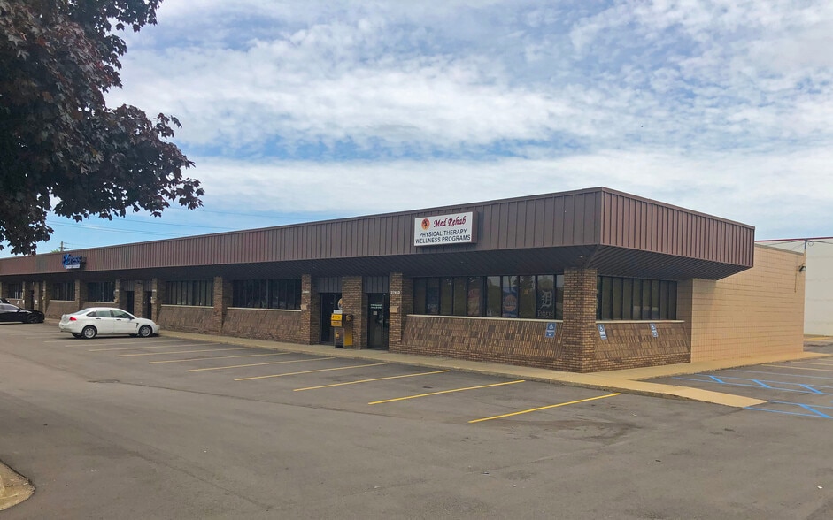 Primary Photo Of 37453-37463 Schoolcraft Rd, Livonia Office For Lease