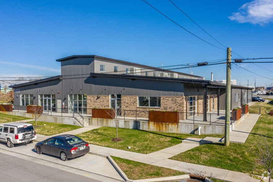 More Photos Of 5022-5026 Centennial Blvd, Nashville Unknown For Lease