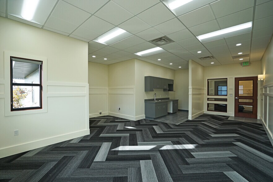 More Photos Of 3601 W Washington Ave, Yakima Office For Lease