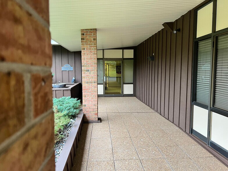 More Photos Of 4105 Dixie Ave, Wausau Office For Sale