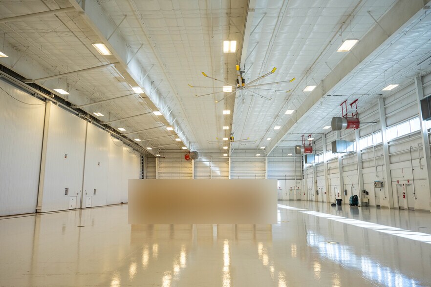 More Photos Of 7095 Roscoe Turner Rd, Kiln Airplane Hangar For Lease