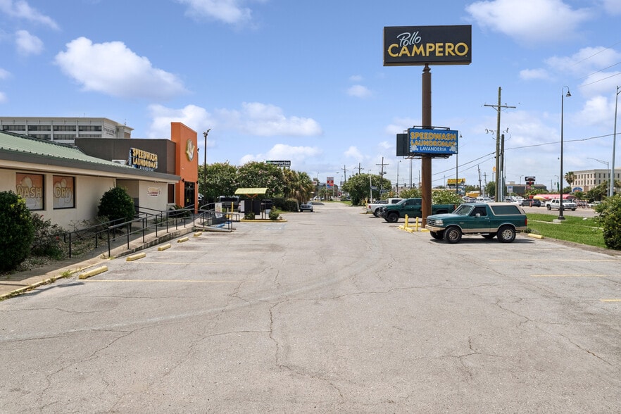 More Photos Of 2810 Williams Blvd, Kenner Restaurant For Sale