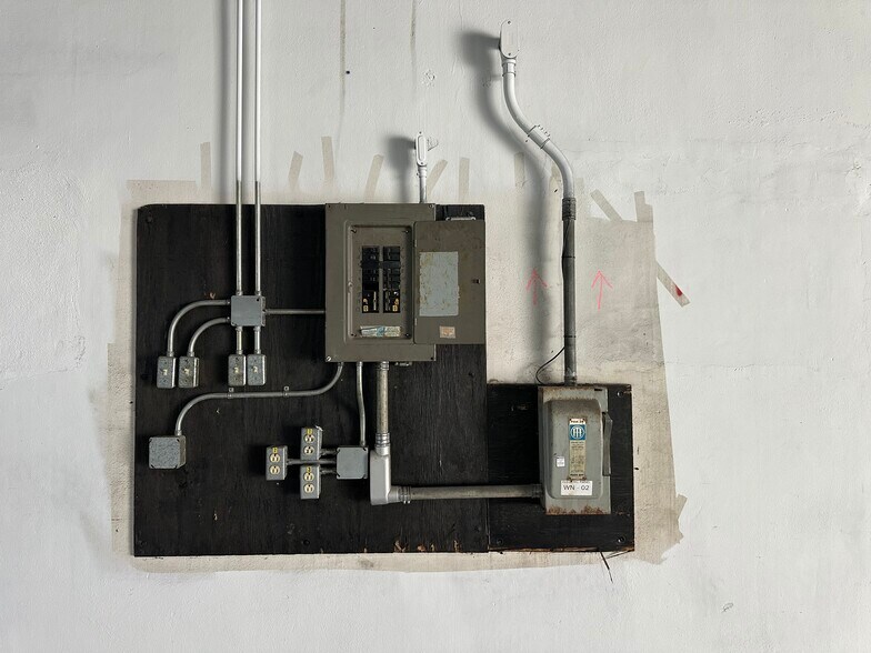 More Photos Of 995 NW 72nd St, Miami Warehouse For Lease