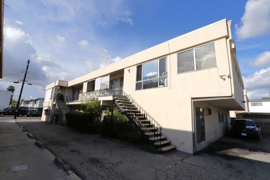 More Photos Of 7454 Canby Ave, Reseda Apartments For Sale