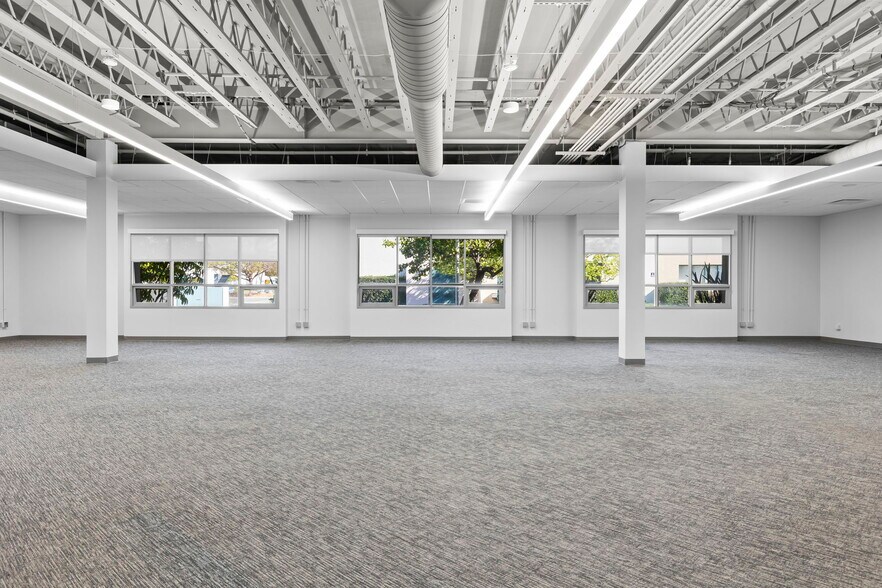 More Photos Of 6398 Cindy Ln, Carpinteria Office For Sale