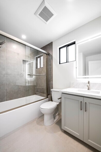 More Photos Of 5954 Simpson Ave, Valley Village Apartments For Sale