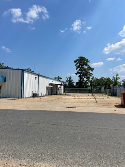 More Photos Of 110 Horne St, West Monroe Industrial For Lease