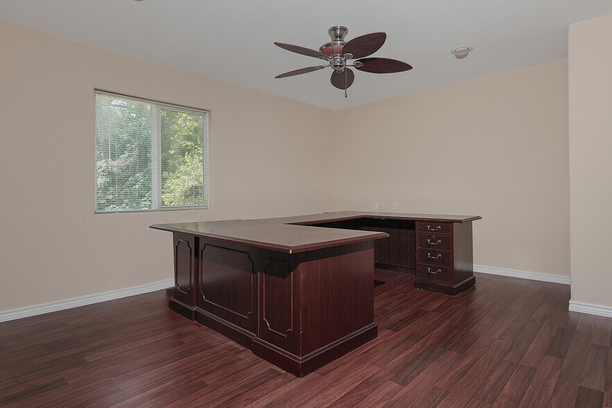 More Photos Of 1231 Pruitt Rd, Spring Office Residential For Sale