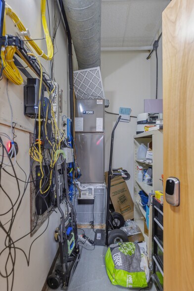 More Photos Of 103 Roxbury St, Keene Office For Sale