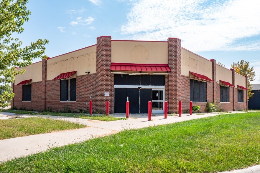 More Photos Of 2601 N 16th St, Omaha Freestanding For Sale