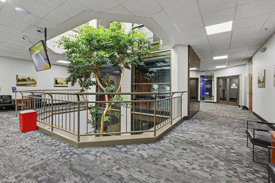 More Photos Of 835 Mason St, Dearborn Office For Lease