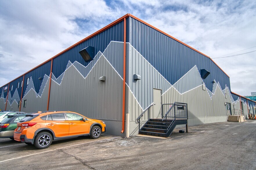 More Photos Of 3220 Prairie Ave, Boulder Unknown For Lease