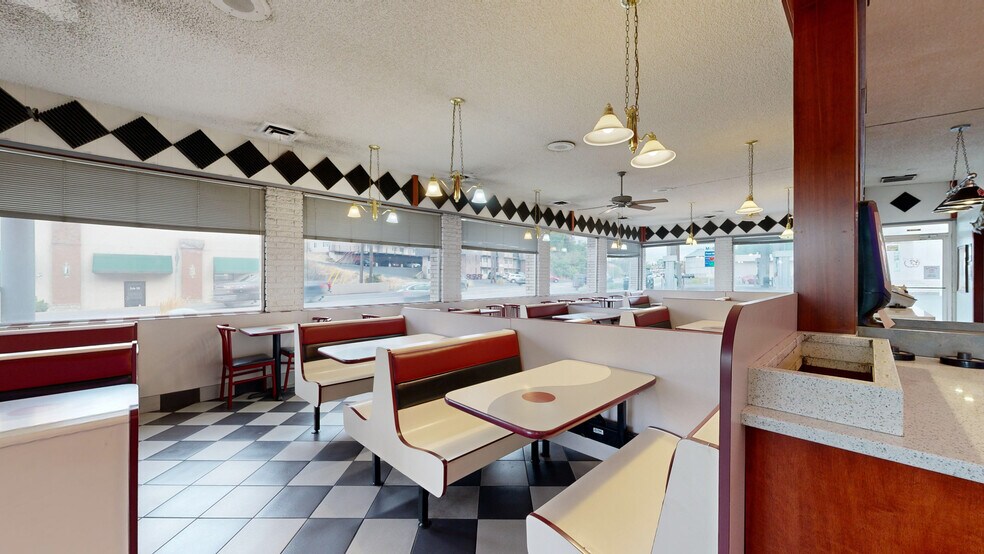 More Photos Of 760 N Grand Ave, Pullman Restaurant For Sale