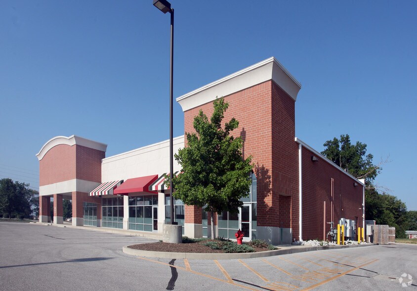 More Photos Of 9076-9086 E US Highway 36, Avon Storefront For Lease