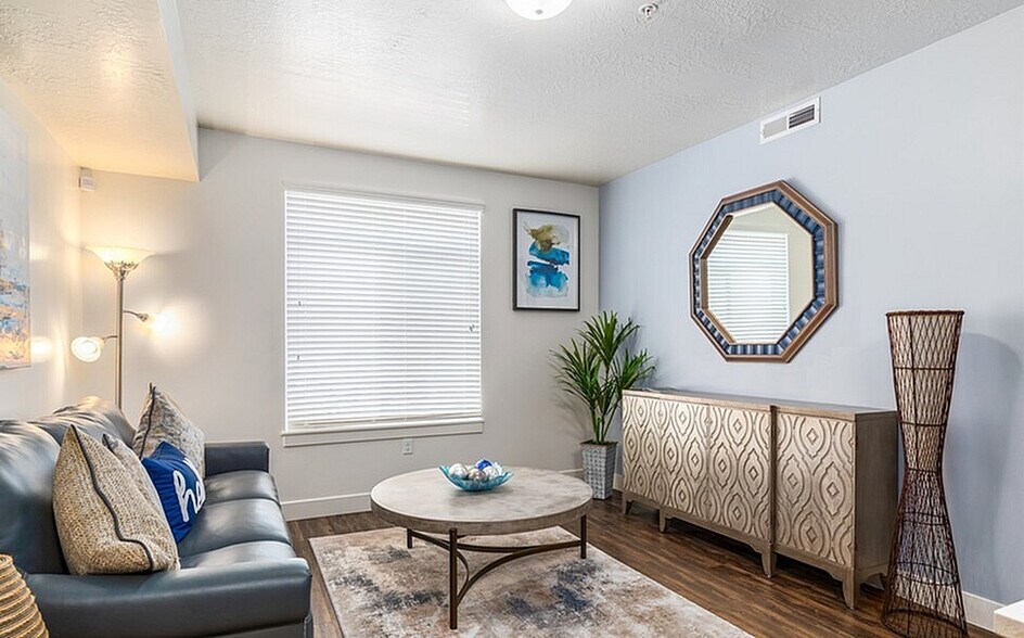 More Photos Of 196 W Vine St, Murray Apartments For Lease