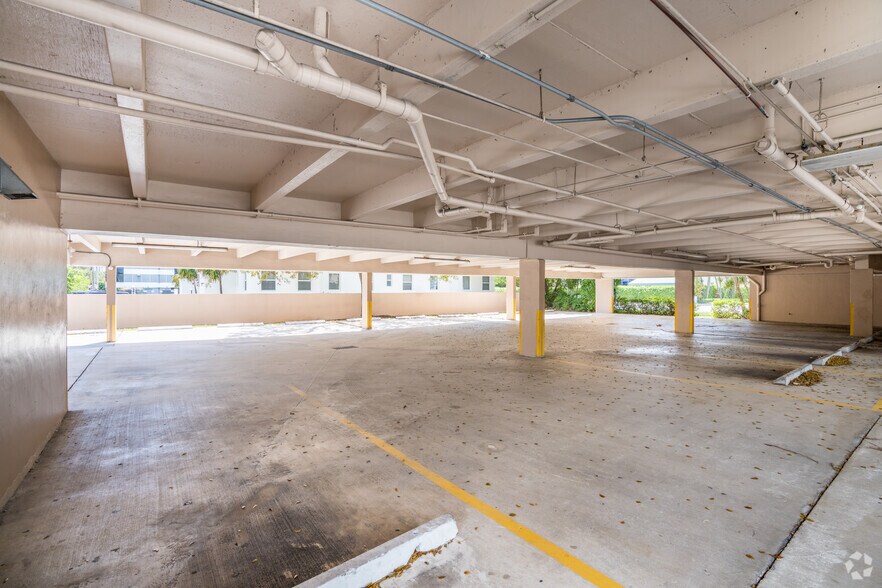 More Photos Of 951 S Le Jeune Rd, Coral Gables Medical For Sale