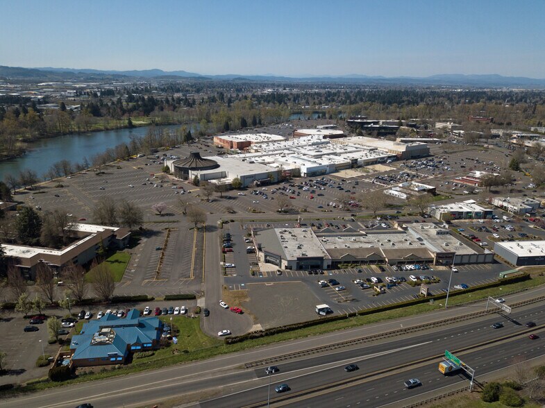 More Photos Of 1003 Valley River Way, Eugene Freestanding For Lease